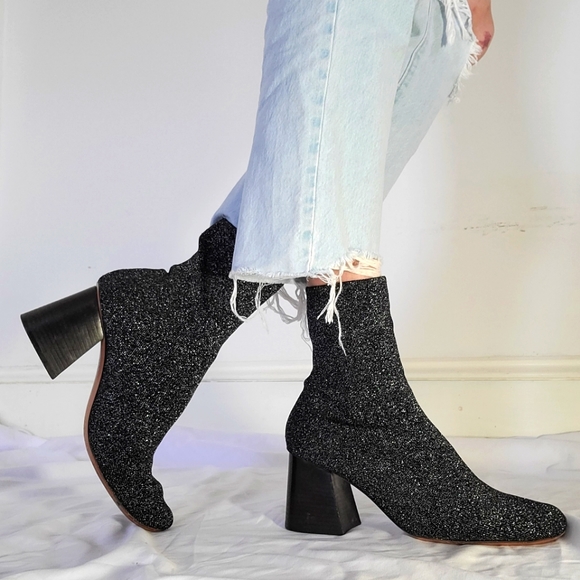 CÉLINE - Soft ballerina knitted sock ankle boots. - Picture 12 of 16